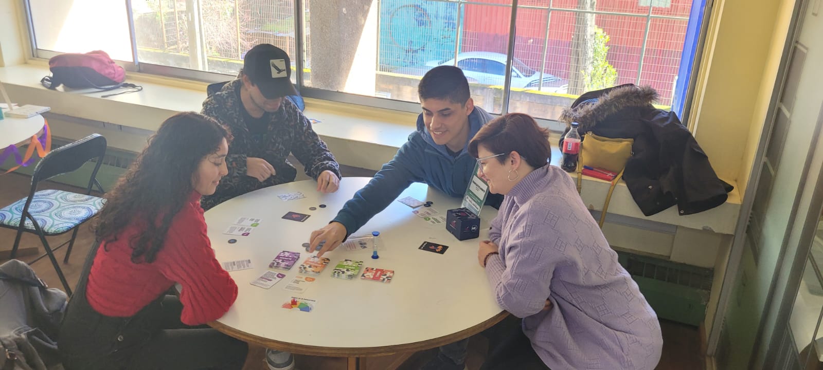 Aprender Jugando: Momento Ciudadano presenta sus innovadores juegos educativos en encuentros de testeo