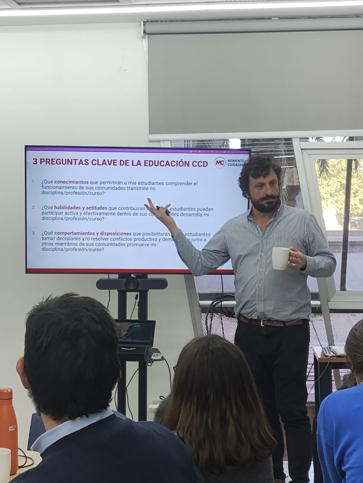 Momento Ciudadano capacita a docentes UC en modelo de Educación CCD