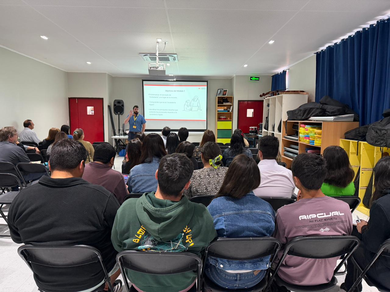 Docentes de Chillán aprenden a integrar la IA con sentido pedagógico y ciudadano