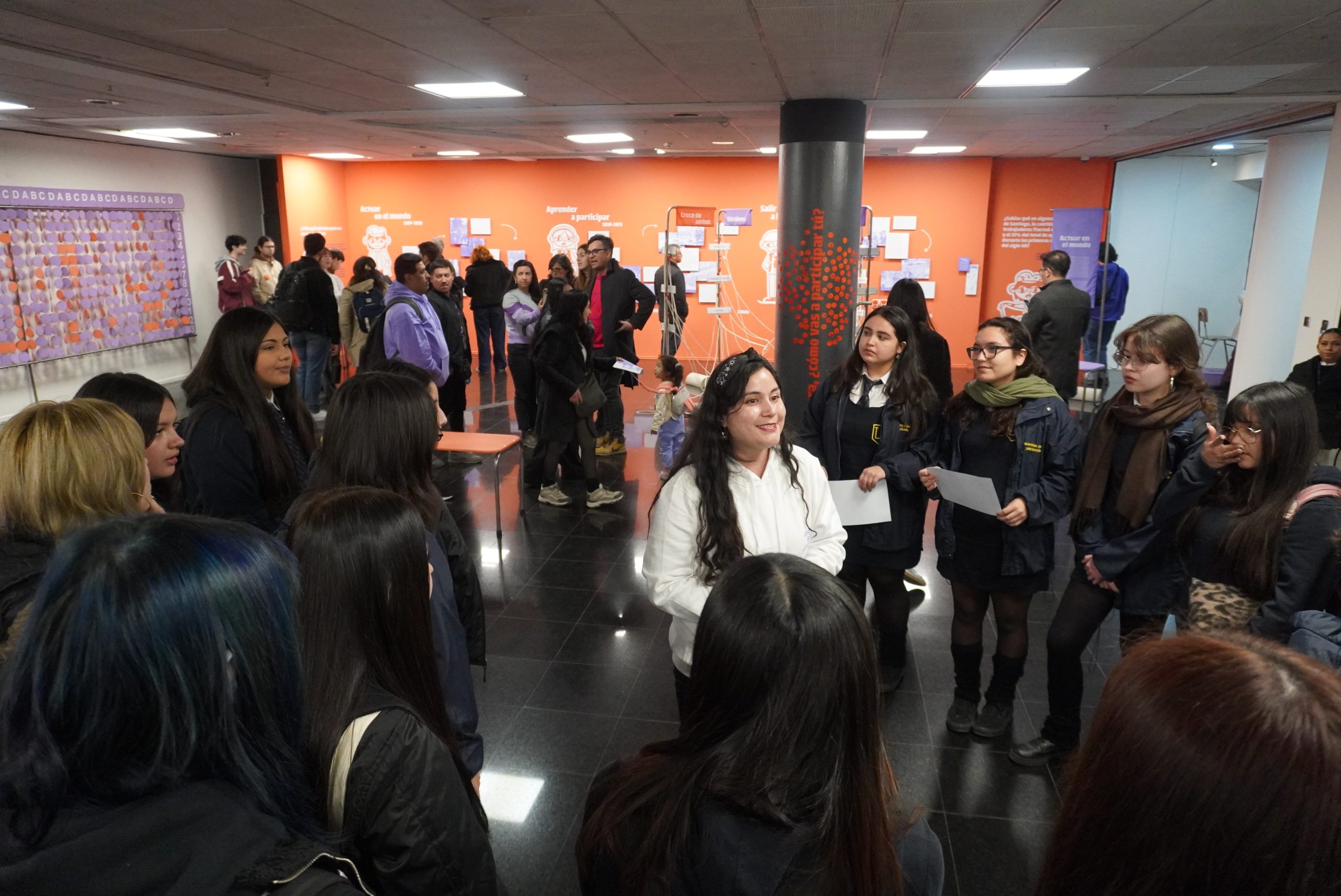 Exposición Un siglo de voces juveniles abre sus puertas relevando la historia de la participación infantojuvenil