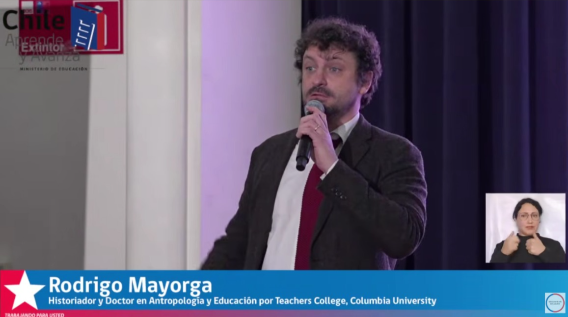 Formación ciudadana y cultura escolar: Momento Ciudadano expone en seminario del Mineduc